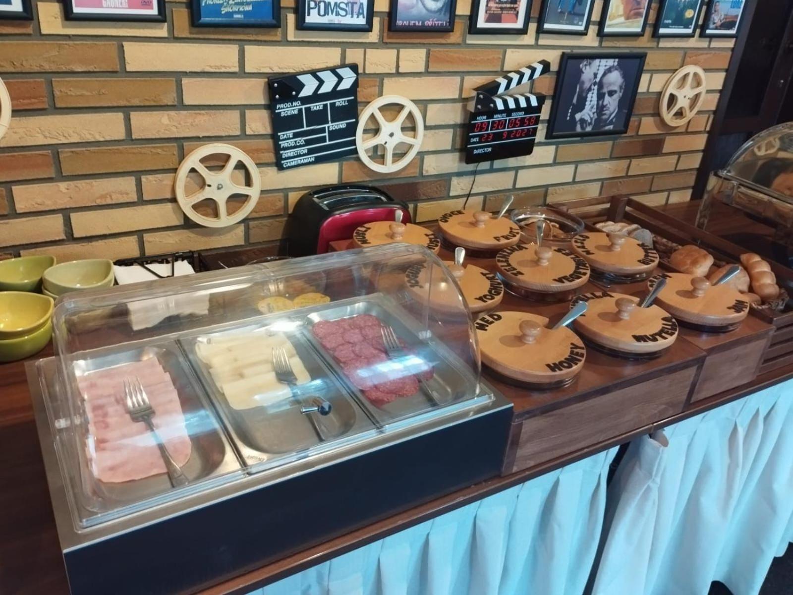 Hotel Alfa Trutnov Bagian luar foto