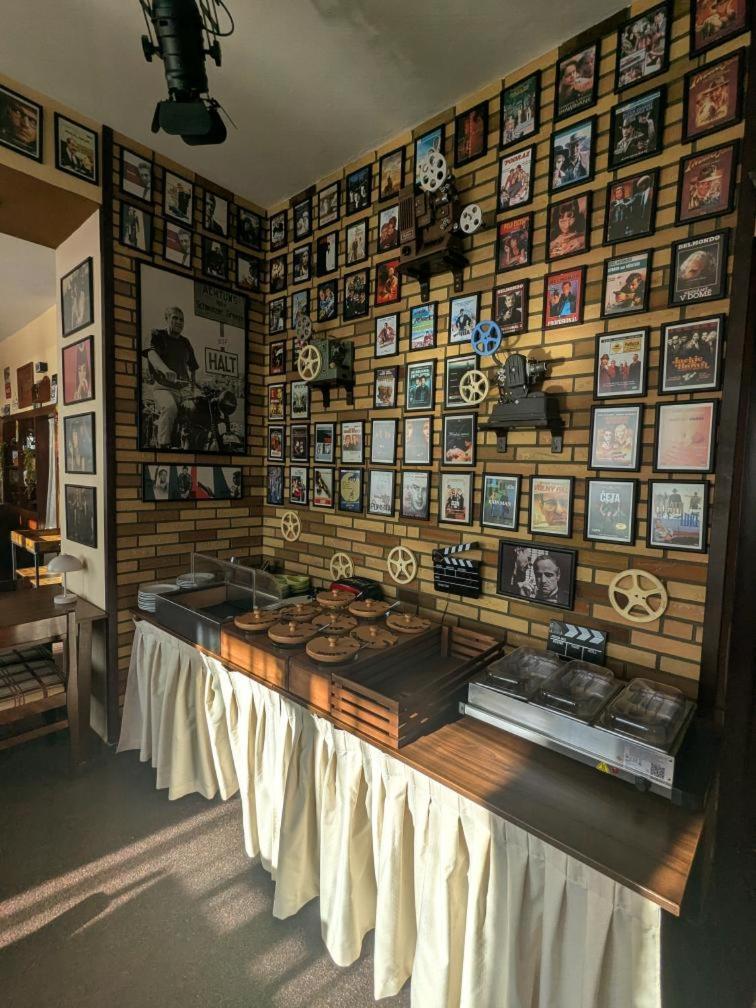 Hotel Alfa Trutnov Bagian luar foto
