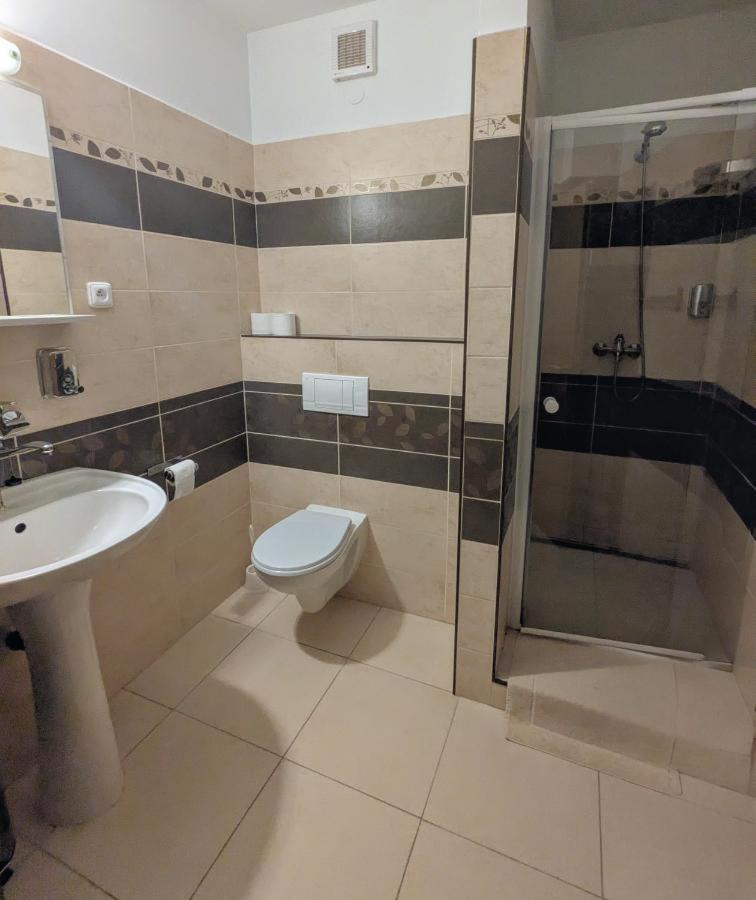 Hotel Alfa Trutnov Bagian luar foto